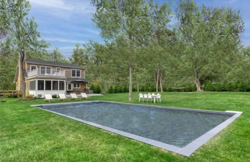 Southold Casa | 5 bed, 4.5 bath home on 1.24 acres w/ pool