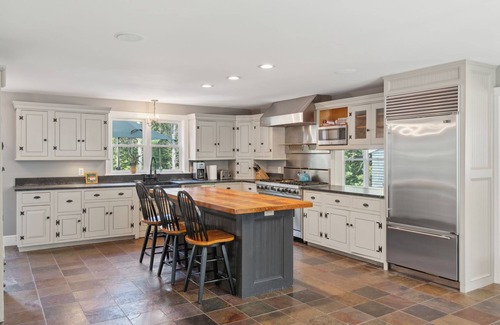 Kennebunk Casa | 5 Bed, 4.5 Bathroom, In-ground Pool, Gym near Parsons Beach!