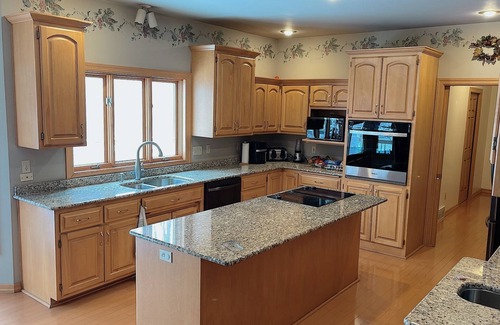 Green Bay Casa | 5 Bed/ 4 Bath 2.9 Miles to Lambeau Field and 1.9 Miles to Green Bay Airport .