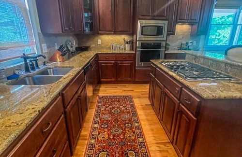 Lake Oconee Casa | 5 BED 7 BATH WITH BOAT DOCK