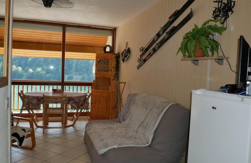Gabas Apartamento | 5-bed apartment with superb view of Lake Artouste