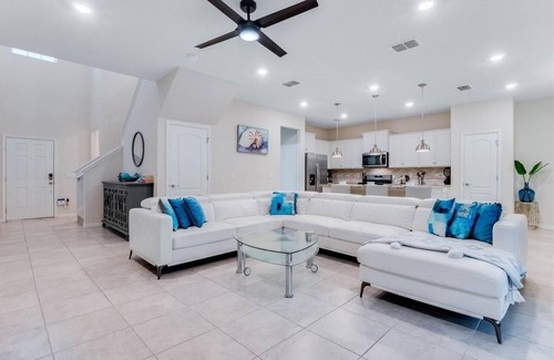 Loughman Villa | 5 Bed Bliss At Solterra By Shine Villas 121 5 Bedroom Villa