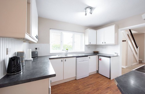 Colchester Casa | 5 Bed Detached House, Parking and fast wifi. Pet Friendly