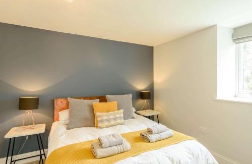 Mynytho Casa | 5 Bed in Abersoch 55385