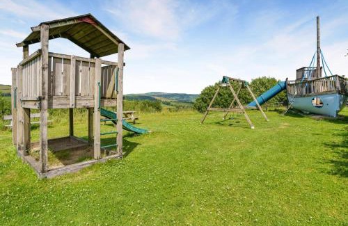 Llanfihangel-Ystrad Casa | 5 Bed in Dihewyd oc-t32350
