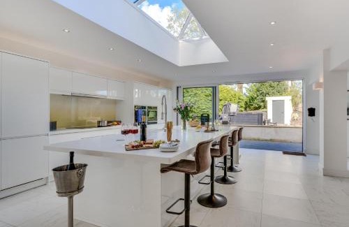 Durham Casa | 5 Bed in Durham 94028
