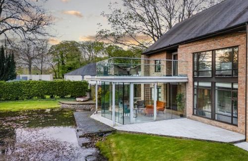 Durham Casa | 5 Bed in Durham 94028