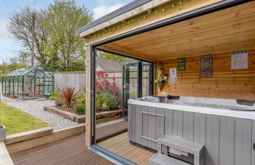 Lanner Casa | 5 Bed in Falmouth 65745