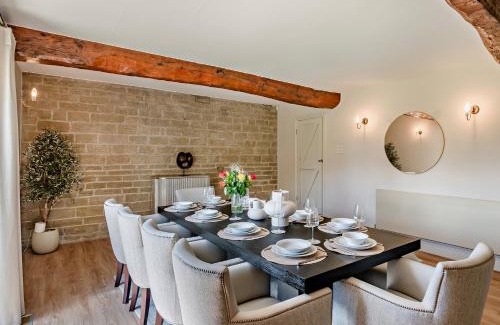 Halifax Casa | 5 Bed in Halifax 96061