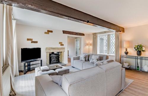 Halifax Casa | 5 Bed in Halifax 96061
