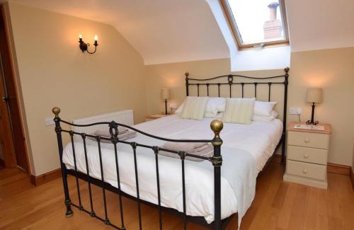 Hartland Casa | 5 Bed in Hartland DOCOM