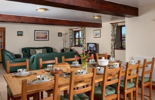 Llyswen Casa | 5 Bed in Hay on Wye BN358