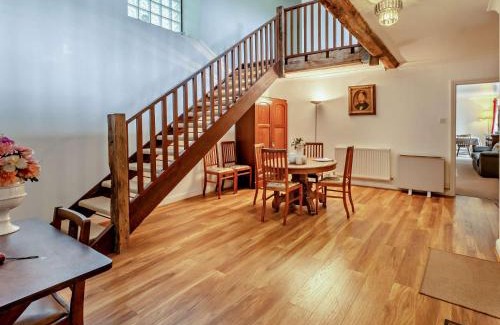 Sandown Casa | 5 Bed in Newchurch IC069