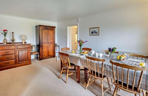 Sandown Casa | 5 Bed in Newchurch IC069