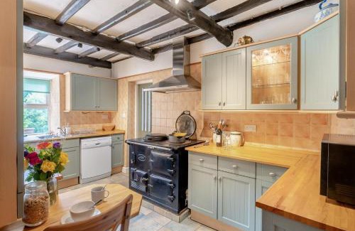 Hawes Casa | 5 Bed in Snaizeholme oc-w32200