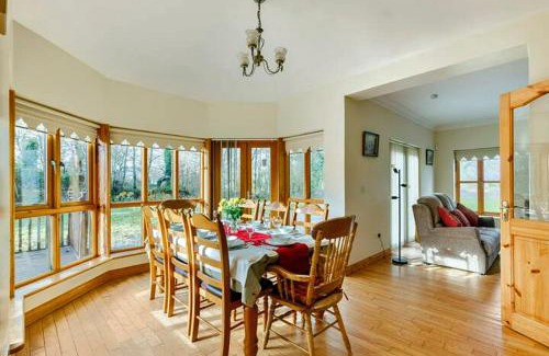 Westport Casa | 5 Bed in Westport oc-ii06251