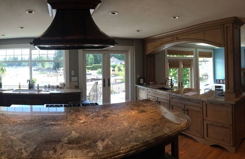 Bonney Lake Casa | 5-bed Lakefront near Tacoma Seattle