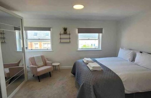 Cheltenham Casa | 5 Bed Modern Cheltenham Town Centre Home