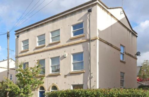 Cheltenham Casa | 5 Bed Modern Cheltenham Town Centre Home
