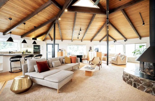 Dundee Villa | 5 Bed Private Villa in Wine Country w/ Pool, Sauna, Hot Tub
