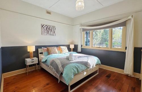 Croydon Casa | 5-Bed Secret Garden House