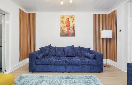 Leabridge Apartamento | 5 Bed Town-house by Harlington