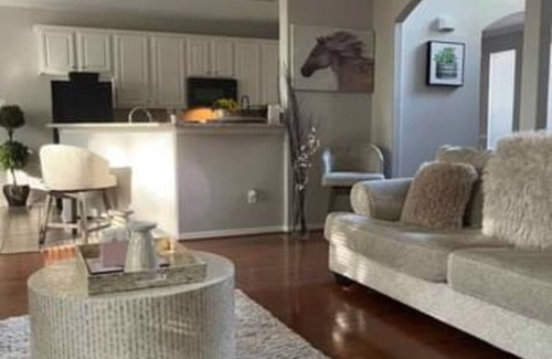 Atascocita Casa | 5-bedroom/ 4 Bath house for Traveling Nurses, Students and Single Families