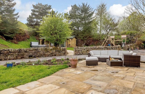 Hollow Meadows Cabaña | 5 bedroom accommodation in Load Brook, near Sheffield