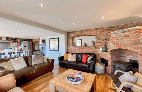 Trowle Common Cabaña | 5 bedroom accommodation in Trowbridge