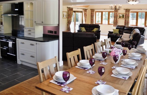 Felinfach Cabaña | Alojamiento de 5 habitaciones en Mydroilyn, near Aberaeron