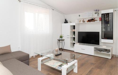Bogatic Casa | 5 Bedroom Amazing Home In Bogatic