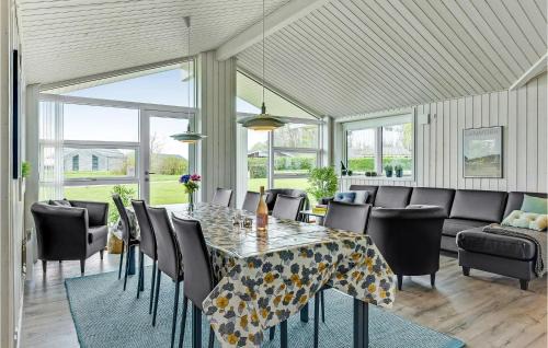 Mommark Strand Casa | 5 Bedroom Amazing Home In Sydals
