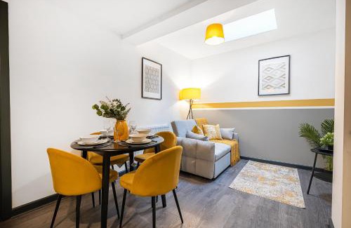 Whitefield Casa | 5-Bedroom apartment in Manchester