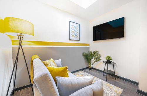 Whitefield Casa | 5-Bedroom apartment in Manchester