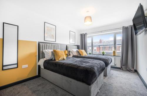 Whitefield Casa | 5-Bedroom apartment in Manchester