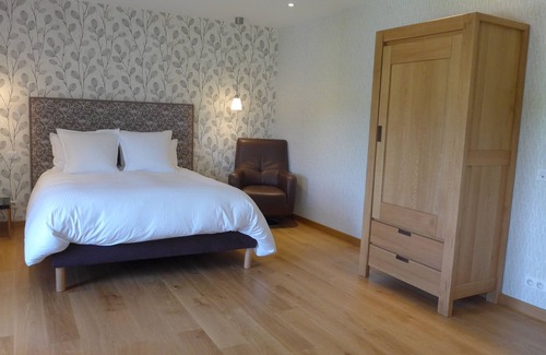 Combourg Cama Y Desayuno | 5 Bedroom Bed & breakfast in Combourg