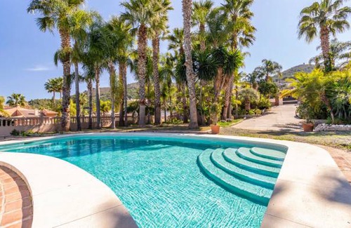 Pinos de Alhaurin Casa | 400 m² Casa ∙ 5 habitaciones ∙ 10 personas