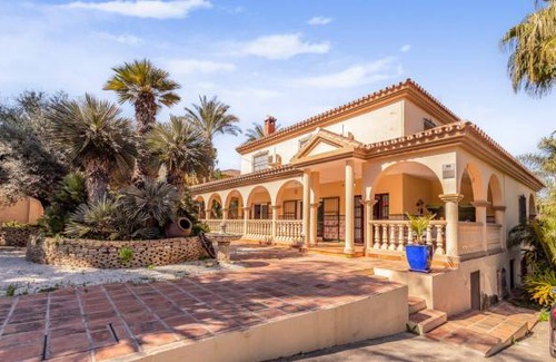Pinos de Alhaurin Casa | 400 m² Casa ∙ 5 habitaciones ∙ 10 personas