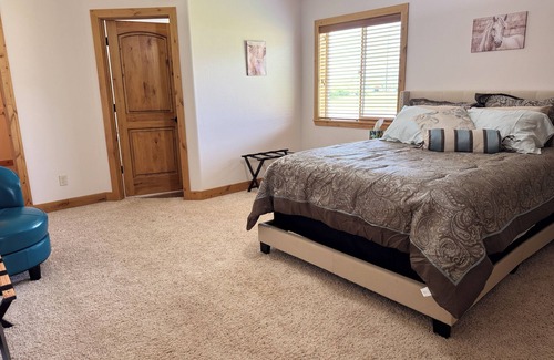 Thayne Otro | 5-bedroom farmhouse near Thayne with WiFi, Near Yellowstone & Grand Teton Parks.