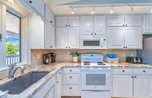 East End Casa | 5 Bedroom Heated Pool Pet Friendly 4 King SGI
