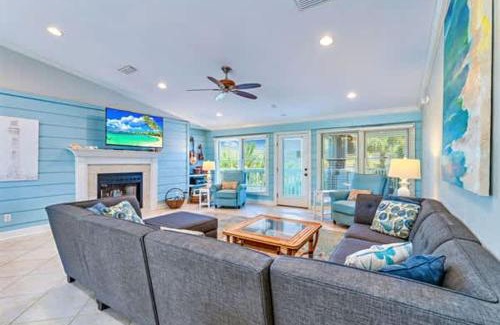 East End Casa | 5 Bedroom Heated Pool Pet Friendly 4 King SGI