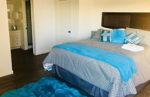 Ventura Casa | Casa de 5 dormitorios en la ladera con vista al mar