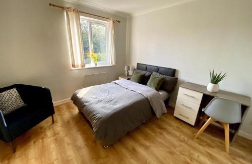 Great Linford Apartamento | 5 Bedroom Home in Central MK