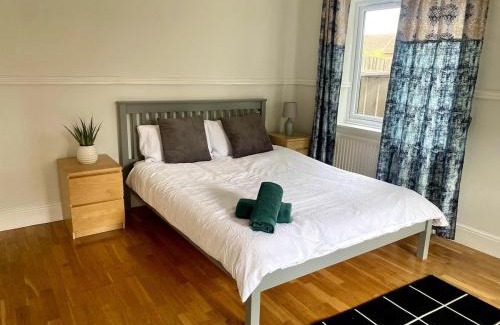Great Linford Apartamento | 5 Bedroom Home in Central MK