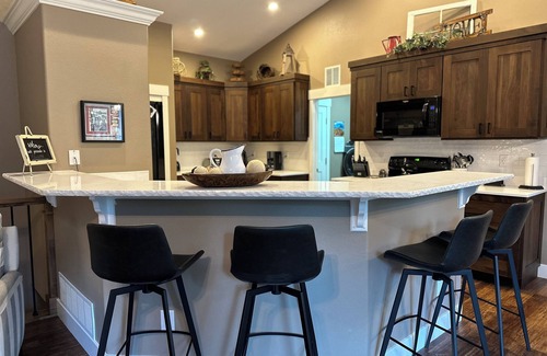 Colorado Springs Casa | 5 Dormitorio Principal en 1 Treed Acre 4 Miles de Air Force Academy