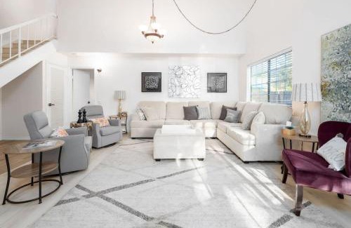 Rancho Bernardo Casa | 5 Bedroom Home With Firepit