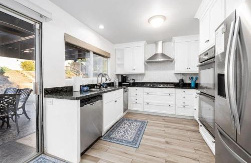 Rancho Bernardo Casa | 5 Bedroom Home With Firepit