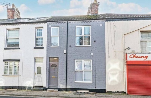 Prescot Casa | 5 Bedroom House within Prescot