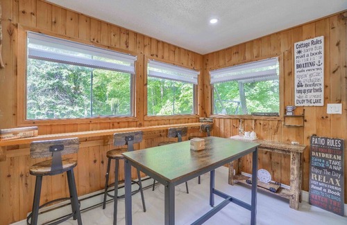 Coboconk Cabaña | 5 Bedroom Kawartha Lakes Cottage - lake and mini beach access!