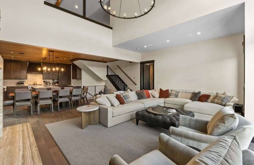 Big Sky Casa | 5 Bedroom Luxury Hillside Retreat in Big Sky